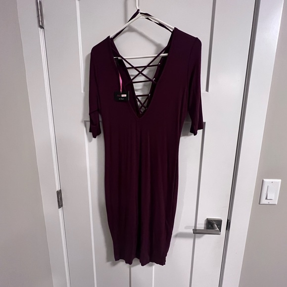 Burgundy fitted dress - Picture 5 of 5